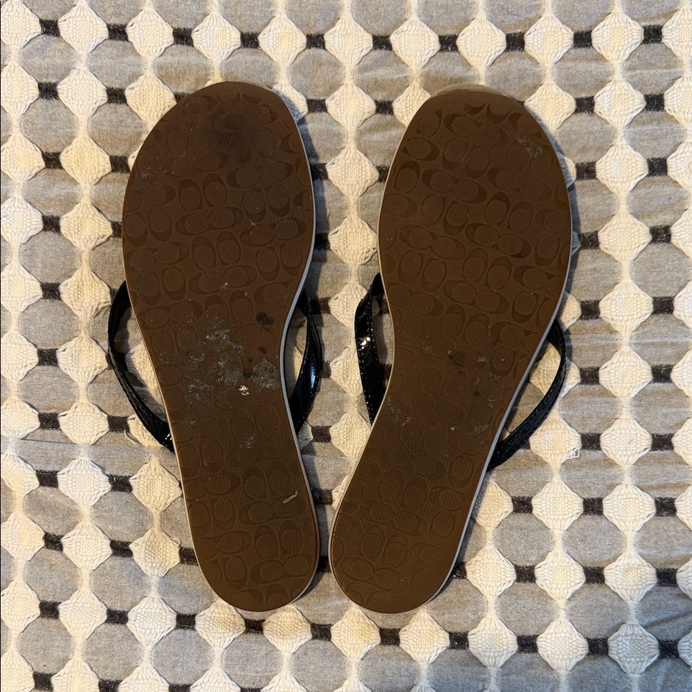 Coach Black Patent Leather Women's Sandal Flip Flops - Picture 2 of 2